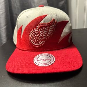 Detroit Red Wings Mitchell & Ness SnapBack